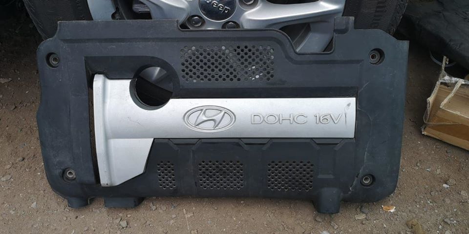 TAPA DE MOTOR HYUNDAI  TIBURON